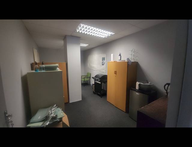 200M² OFFICE TO LET IN RIVERHORSE VALLEY